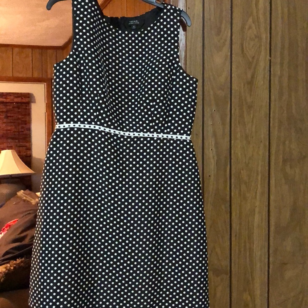 TAHARI dress